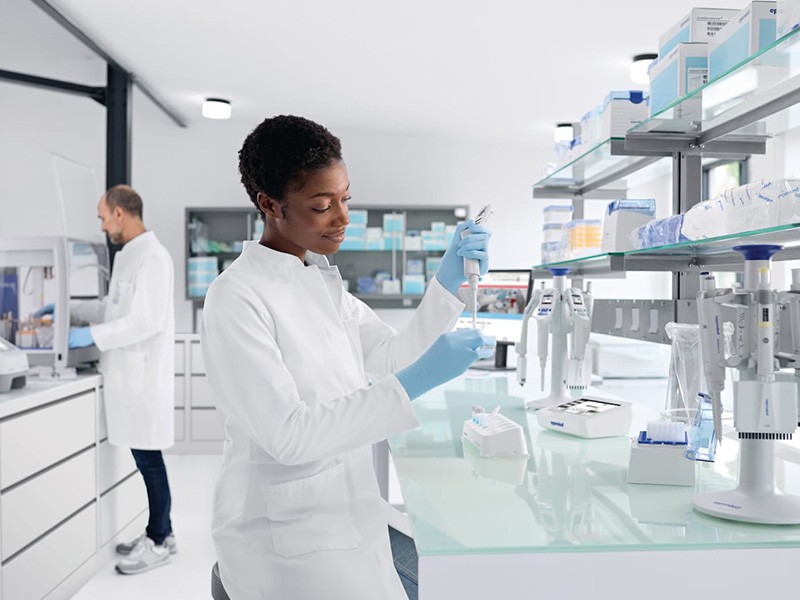 Eppendorf Xplorer®/ Eppendorf Xplorer® plus Elektronik Pipet Serisi 4